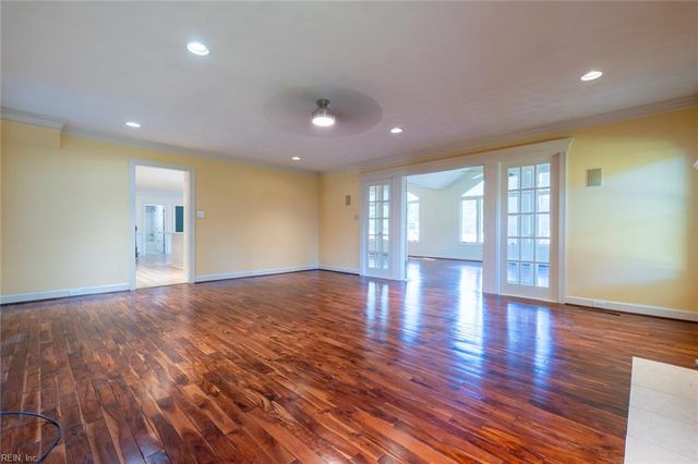 1208 Masters ROW, Chesapeake, VA 23320