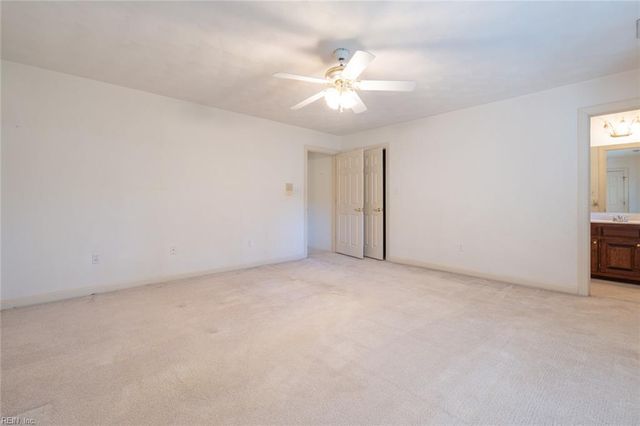 1208 Masters ROW, Chesapeake, VA 23320