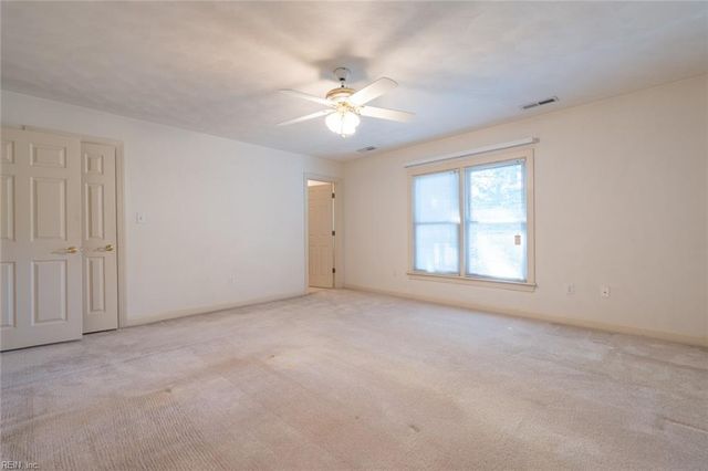 1208 Masters ROW, Chesapeake, VA 23320