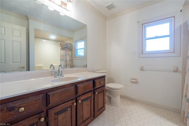 1208 Masters ROW, Chesapeake, VA 23320