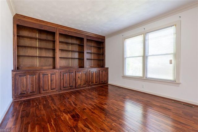 1208 Masters ROW, Chesapeake, VA 23320