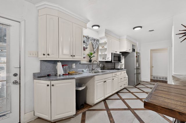 8933 Jennie Lee Lane, Dallas, TX 75227