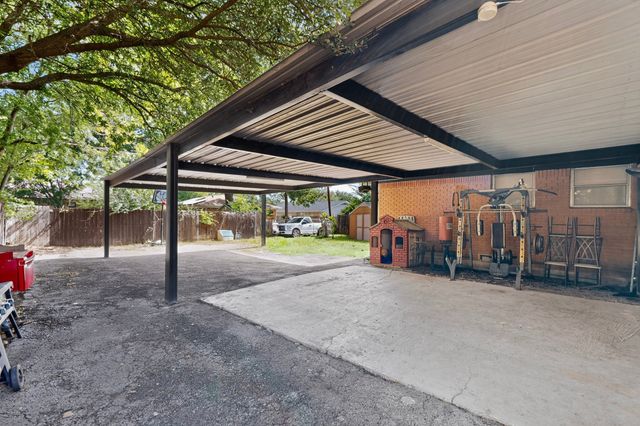 8933 Jennie Lee Lane, Dallas, TX 75227