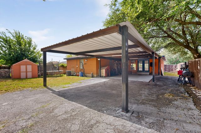 8933 Jennie Lee Lane, Dallas, TX 75227