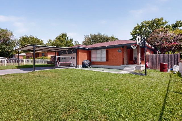 8933 Jennie Lee Lane, Dallas, TX 75227