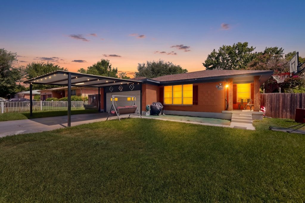 8933 Jennie Lee Lane, Dallas, TX 75227