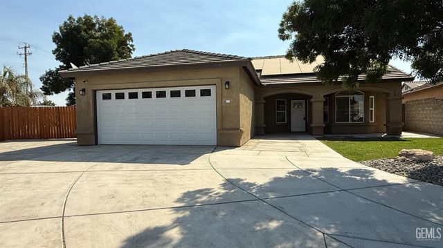 622 Rushcutters Bay Drive, Bakersfield, CA 93307