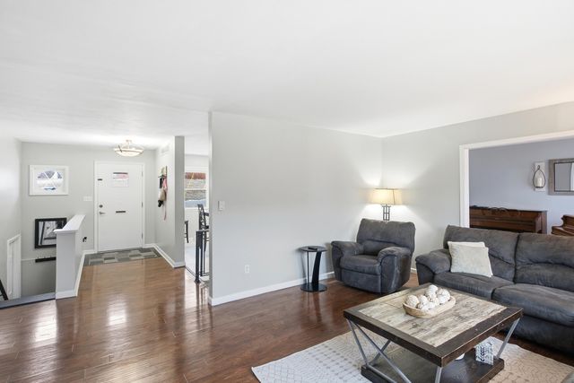 1403 RIDGEMONT CT, Columbia, MO 65203