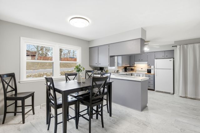 1403 RIDGEMONT CT, Columbia, MO 65203