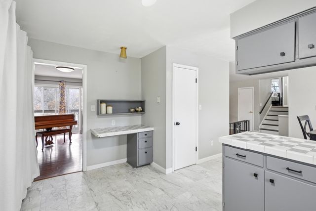 1403 RIDGEMONT CT, Columbia, MO 65203