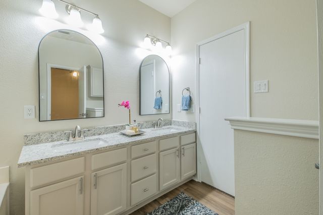 10513 Fossil Hill Drive, Fort Worth, TX 76131