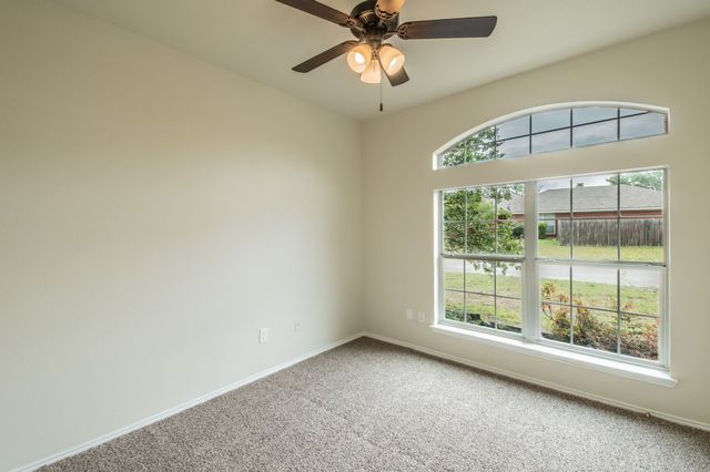 10513 Fossil Hill Drive, Fort Worth, TX 76131