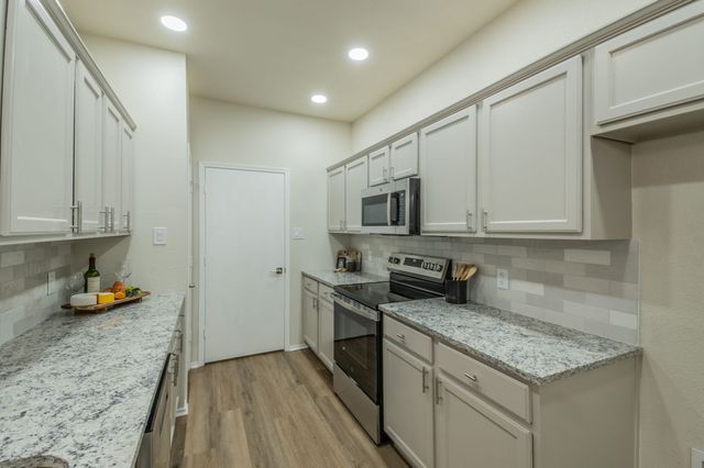 10513 Fossil Hill Drive, Fort Worth, TX 76131