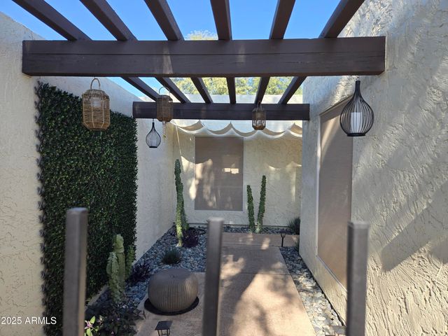 2545 N MILLER Road, Scottsdale, AZ 85257