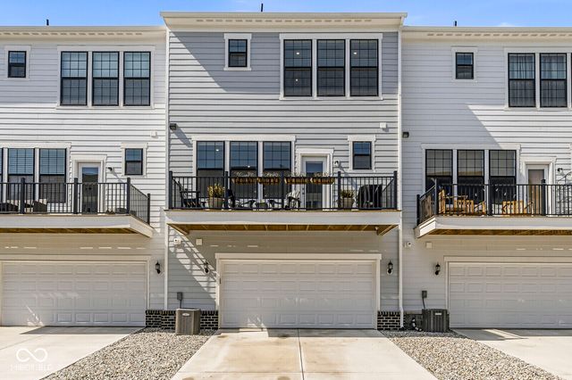 3267 Morab Drive, Zionsville, IN 46077