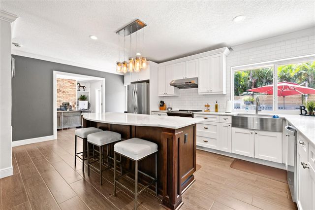 6129 LEELAND STREET S, St Petersburg, FL 33715