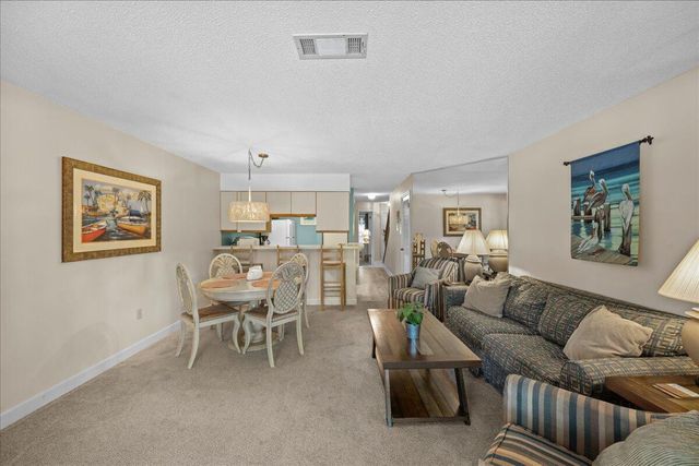 304 Southlake Court 304, Niceville, FL 32578