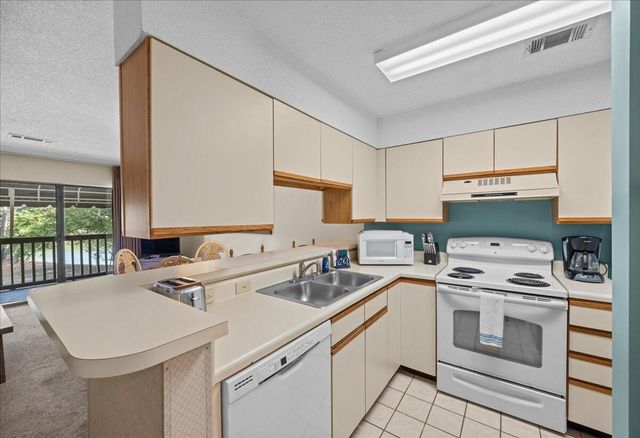 304 Southlake Court 304, Niceville, FL 32578