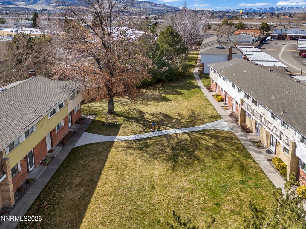 Image 4 of property listing at 577 Smithridge Park, Reno, NV 89502