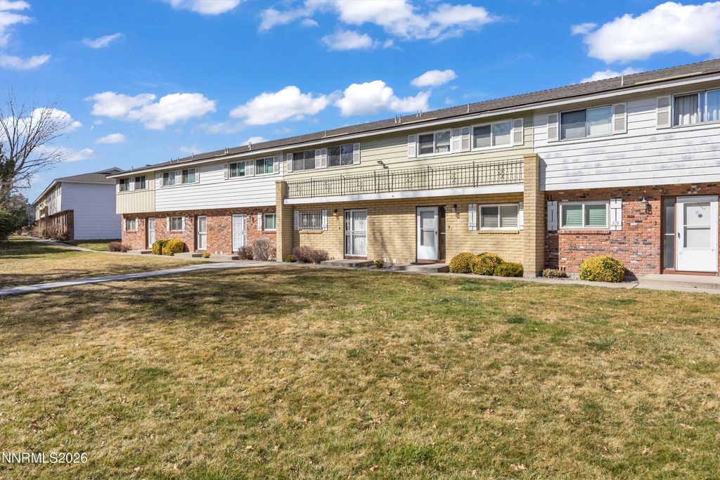 Image 6 of property listing at 577 Smithridge Park, Reno, NV 89502