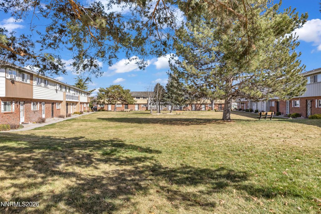 Image 9 of property listing at 577 Smithridge Park, Reno, NV 89502