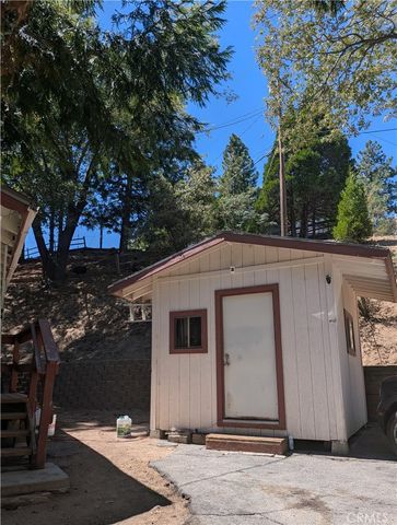 459 Delle, Crestline, CA 92325