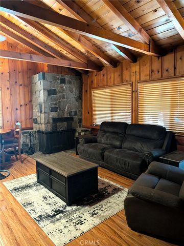 459 Delle, Crestline, CA 92325