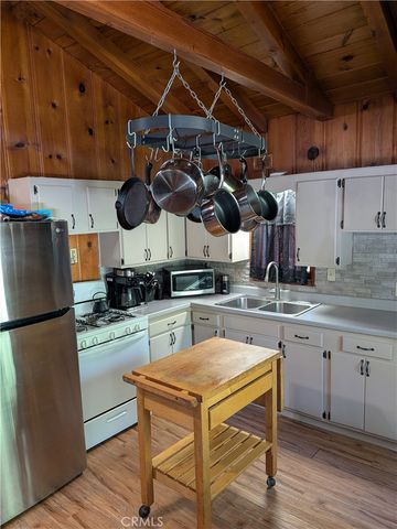 459 Delle, Crestline, CA 92325