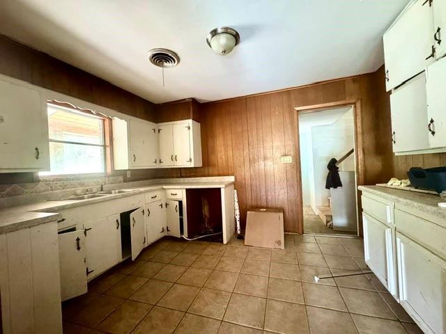 110 Prince Valiant Drive, Woodville, TX 75979