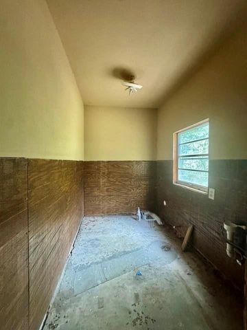 110 Prince Valiant Drive, Woodville, TX 75979