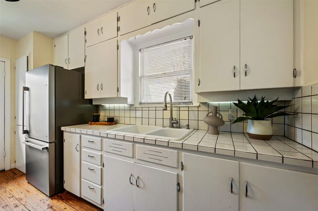 813 E 48th ST, Austin, TX 78751