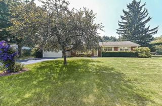 18571 W Hillcrest DRIVE, New Berlin, WI 53146