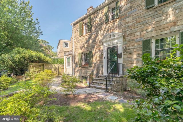 1909 33RD SE, Washington, DC 20020