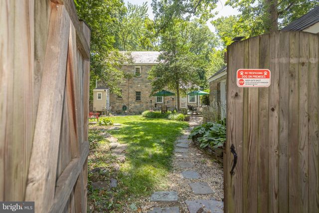 1909 33RD SE, Washington, DC 20020