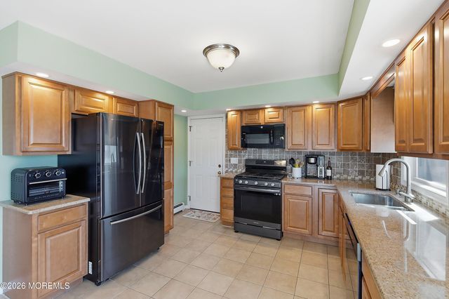 1611 Oak Glen Road, Toms River, NJ 08753