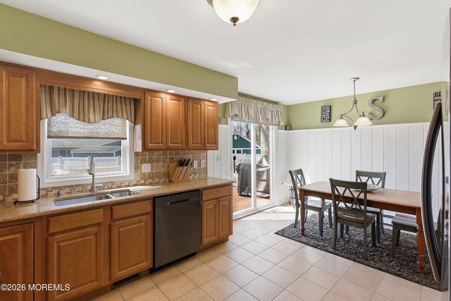 1611 Oak Glen Road, Toms River, NJ 08753