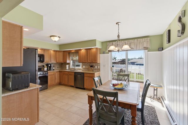1611 Oak Glen Road, Toms River, NJ 08753