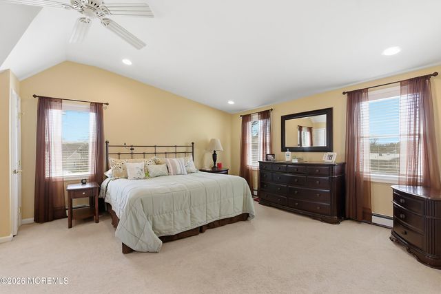 1611 Oak Glen Road, Toms River, NJ 08753