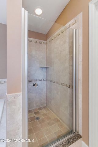 1611 Oak Glen Road, Toms River, NJ 08753