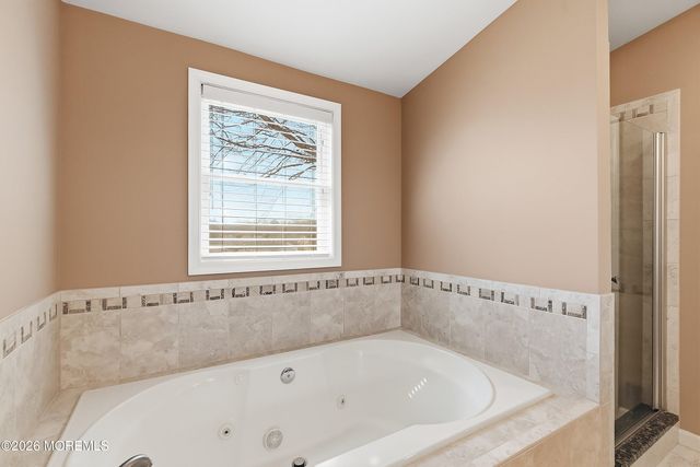 1611 Oak Glen Road, Toms River, NJ 08753