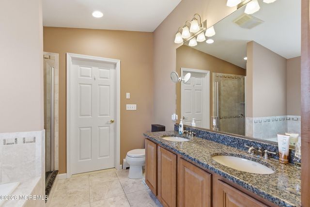 1611 Oak Glen Road, Toms River, NJ 08753