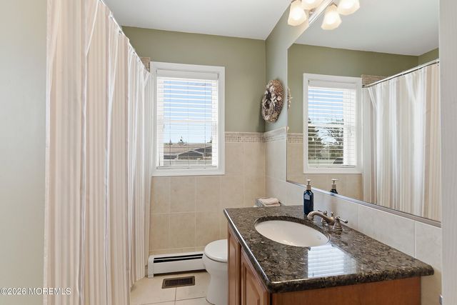 1611 Oak Glen Road, Toms River, NJ 08753