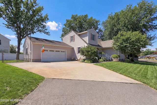1611 Oak Glen Road, Toms River, NJ 08753