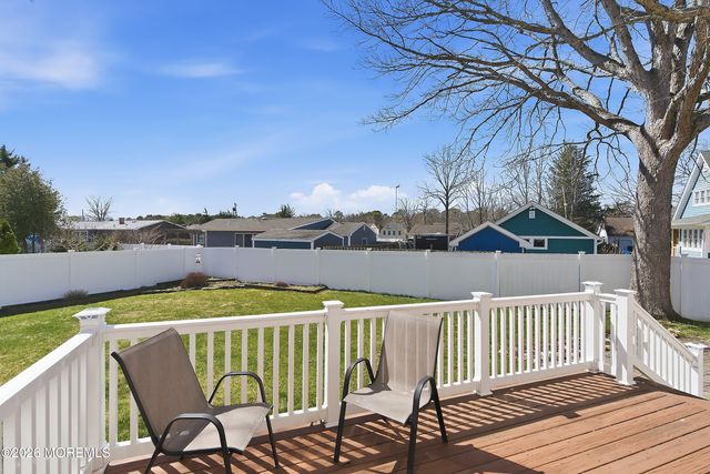 1611 Oak Glen Road, Toms River, NJ 08753