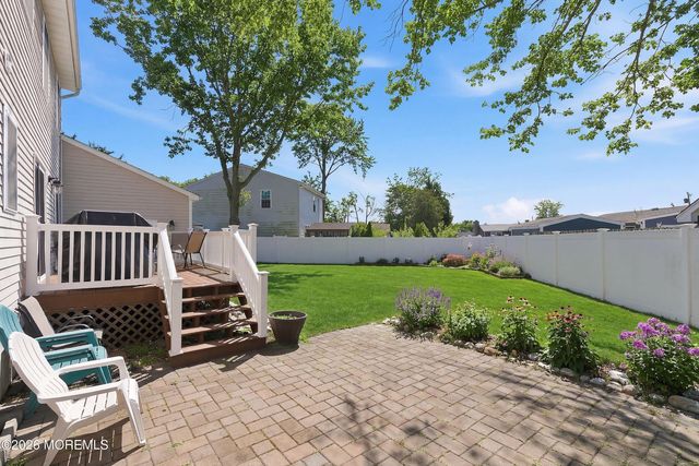 1611 Oak Glen Road, Toms River, NJ 08753