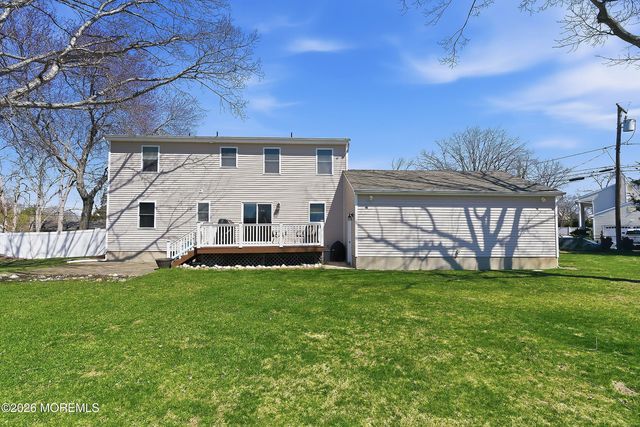 1611 Oak Glen Road, Toms River, NJ 08753