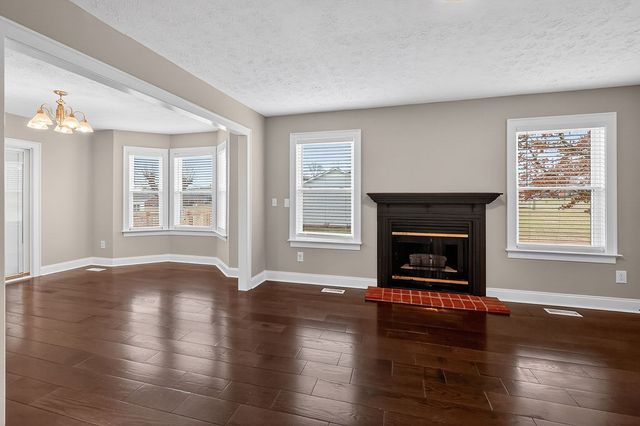 406 Mockingbird Dr, Mount Pleasant, TN 38474