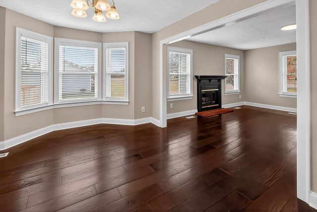 406 Mockingbird Dr, Mount Pleasant, TN 38474