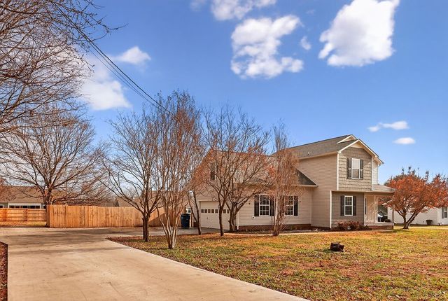 406 Mockingbird Dr, Mount Pleasant, TN 38474