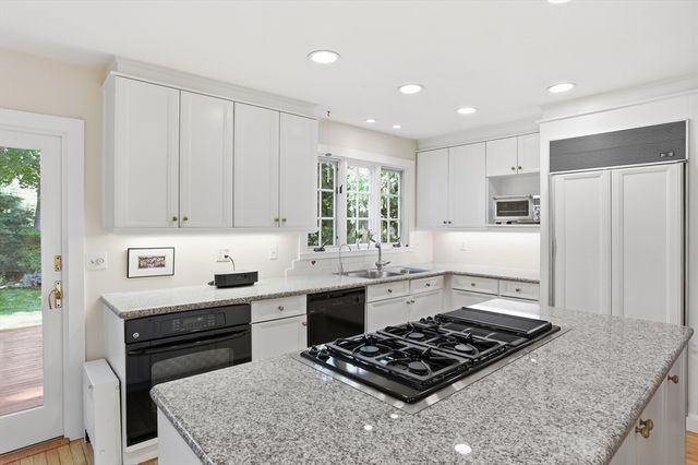 42 Crescent Rd, Concord, MA 01742
